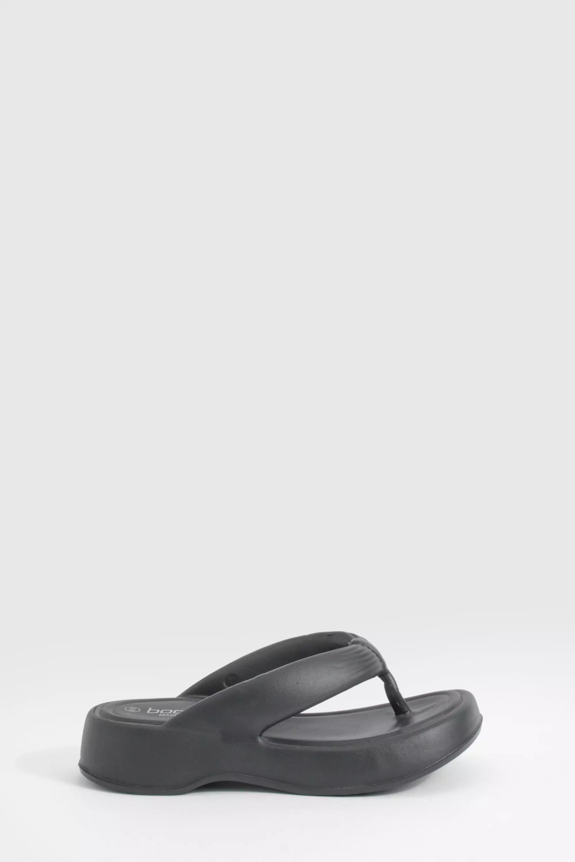 White  Chunky Platform Square Toe Flip Flops   صورة بديلة