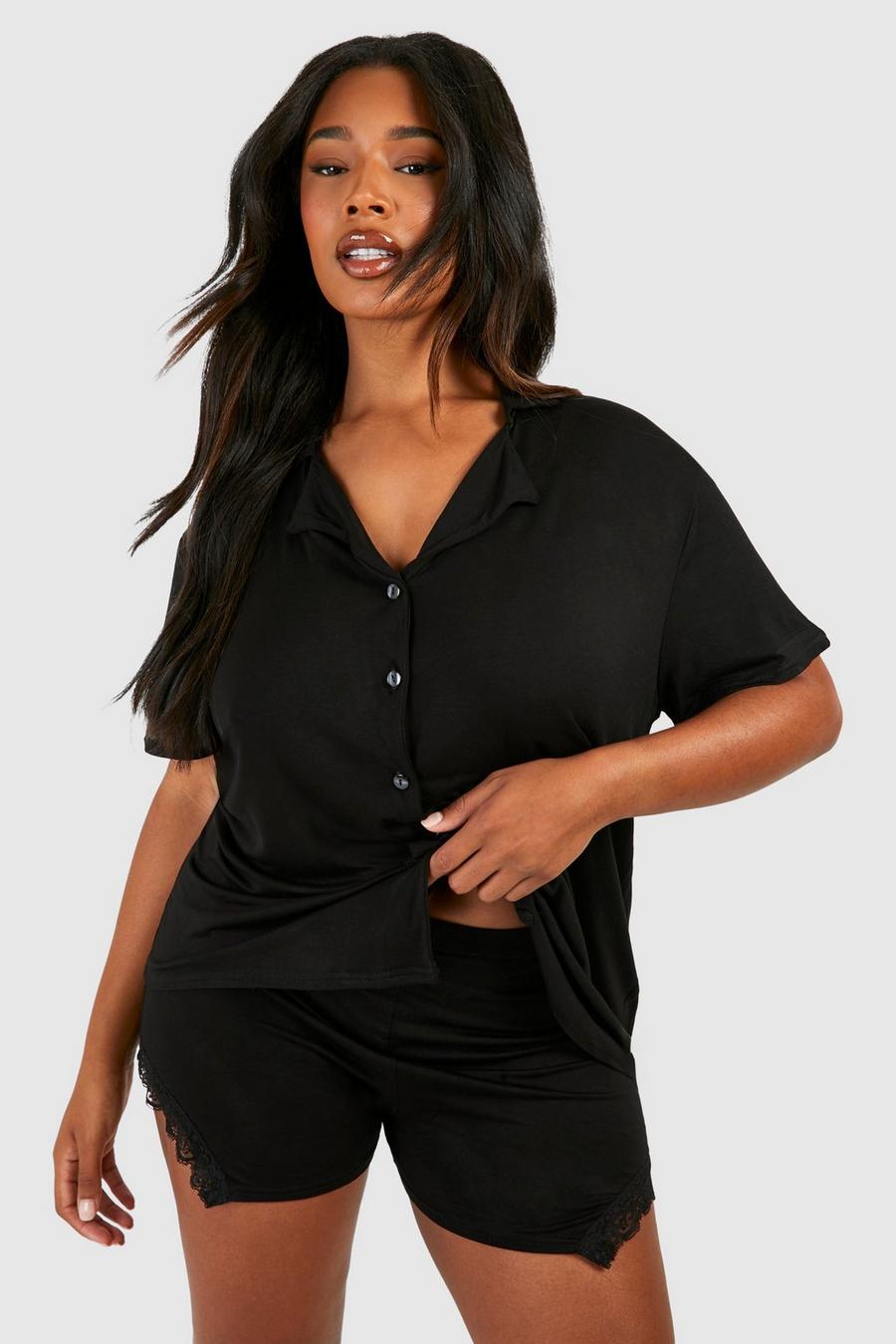 Set pigiama corto Plus Size con bottoni vellutati e dettagli in pizzo, Black image number 1