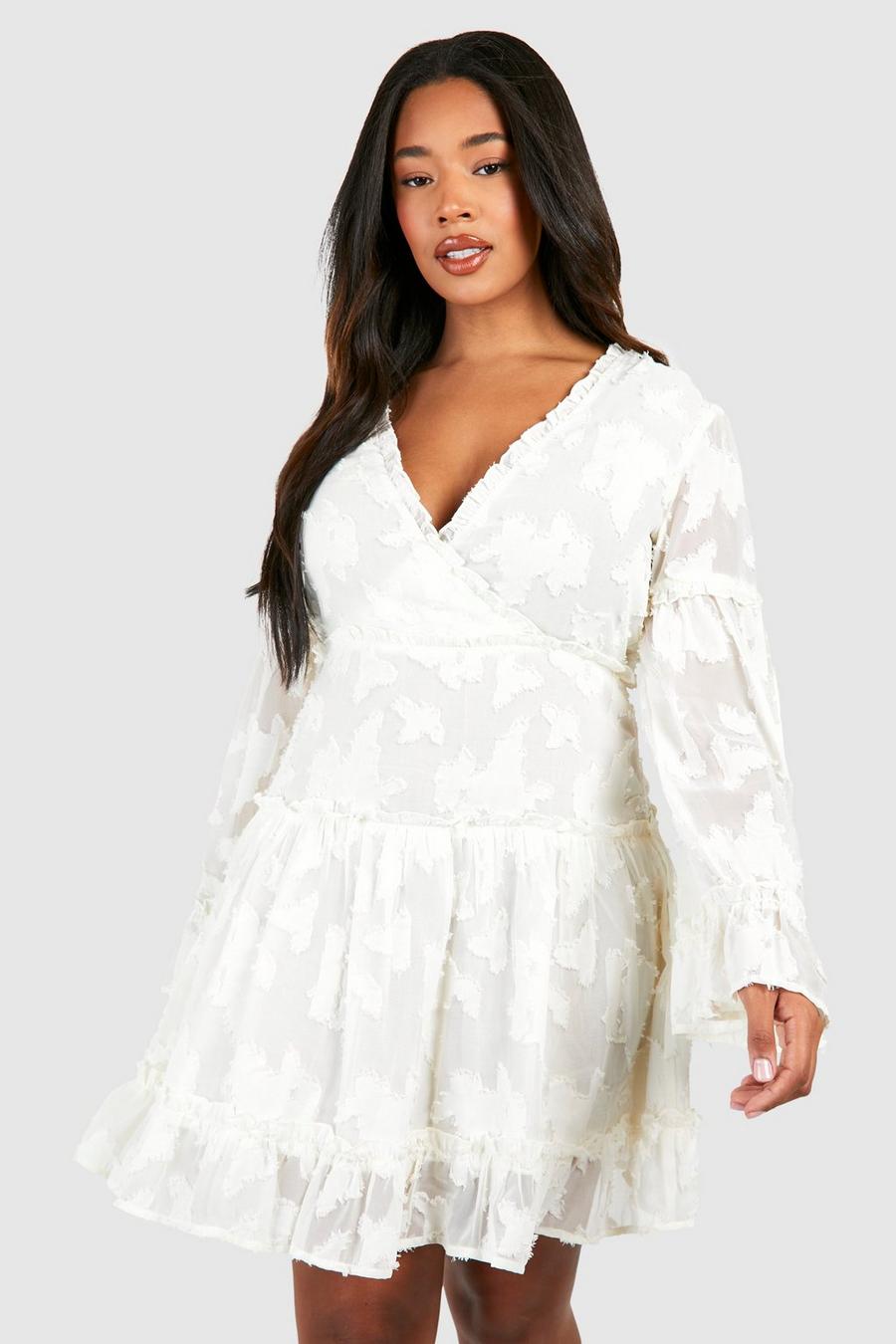Cream blanco Plus Woven Jaquard V Front Frill Mini Dress 