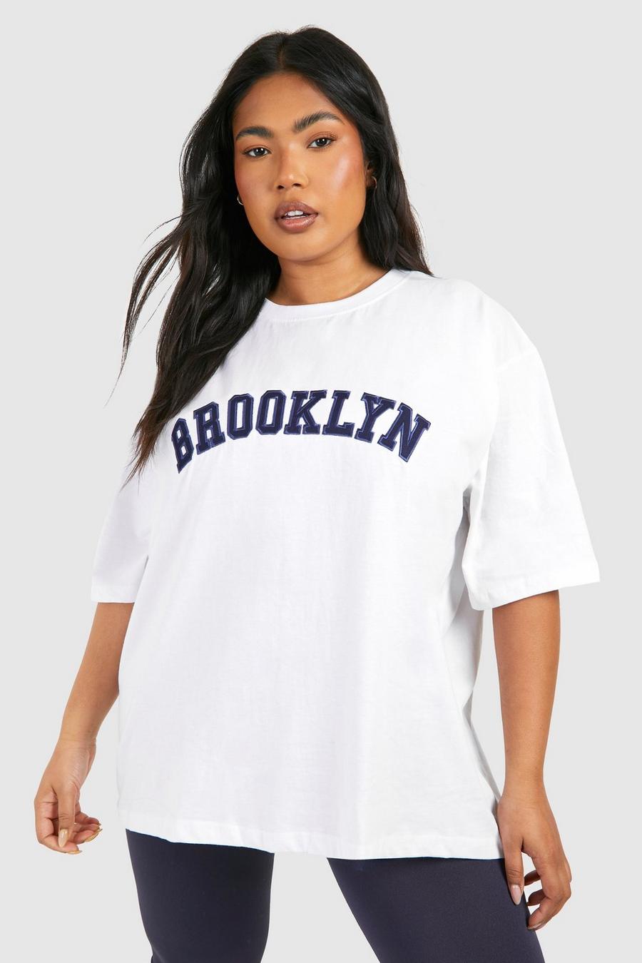 T-shirt Plus Size oversize con scritta Brooklyn, White