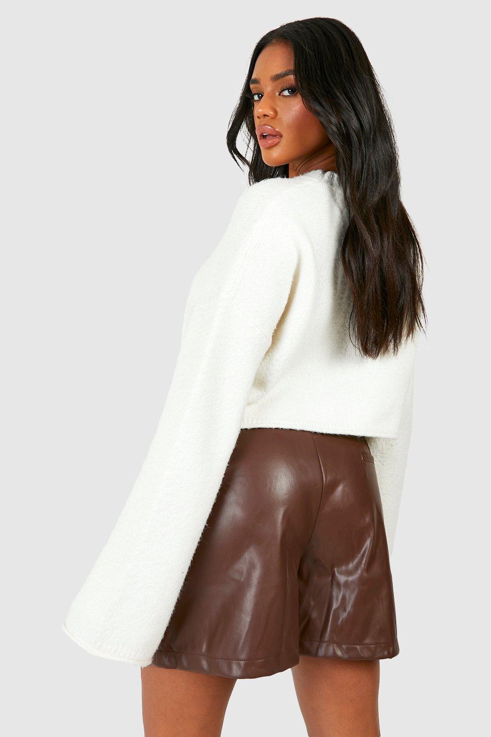 https://media.boohoo.com/i/boohoo/gzz80558_chocolate_xl_1/female-chocolate-faux-leather-high-waisted-shorts