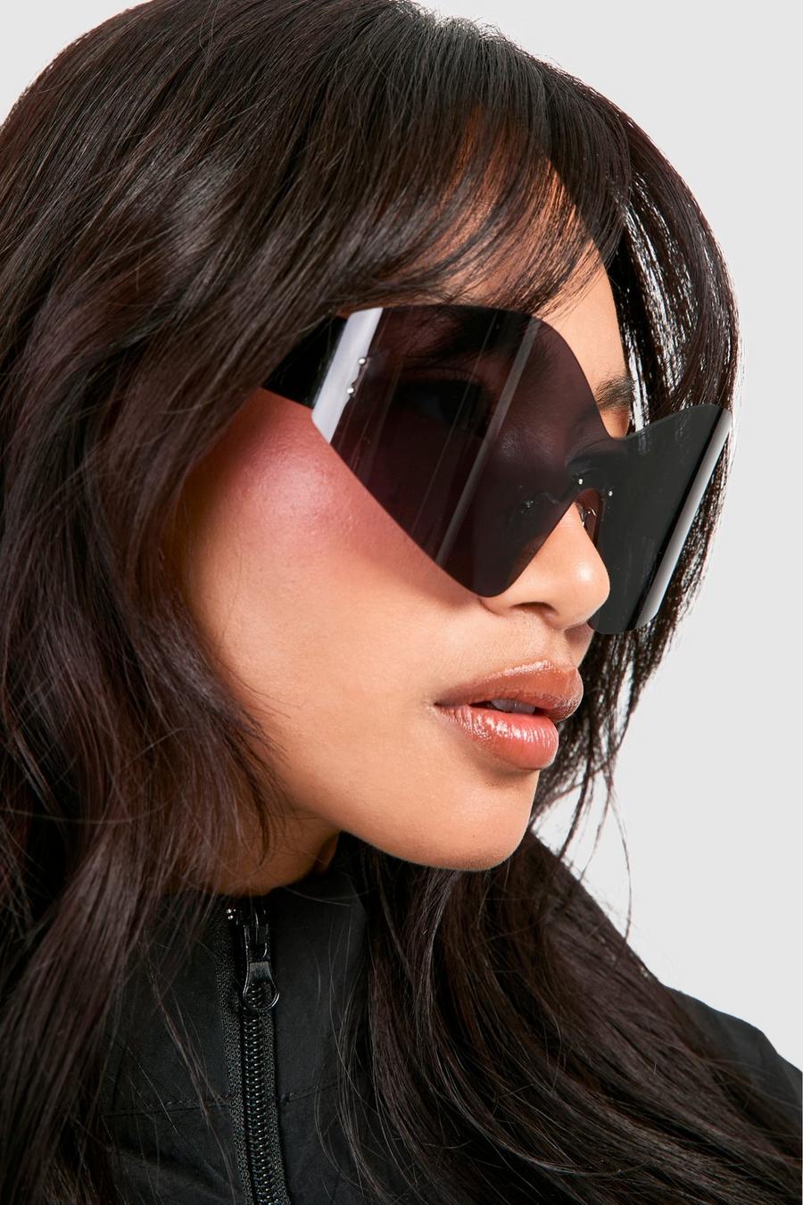 Black Angled Visor Style Sunglasses image number 1