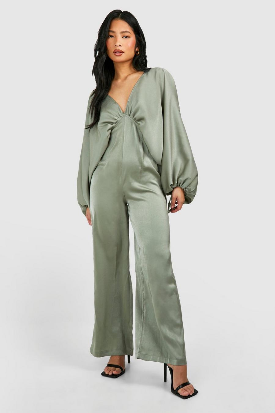 Petite Jumpsuit aus mattem Satin mit extremen Ärmeln, Olive