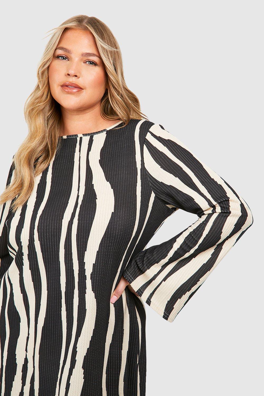 Bell sleeve dress boohoo hotsell