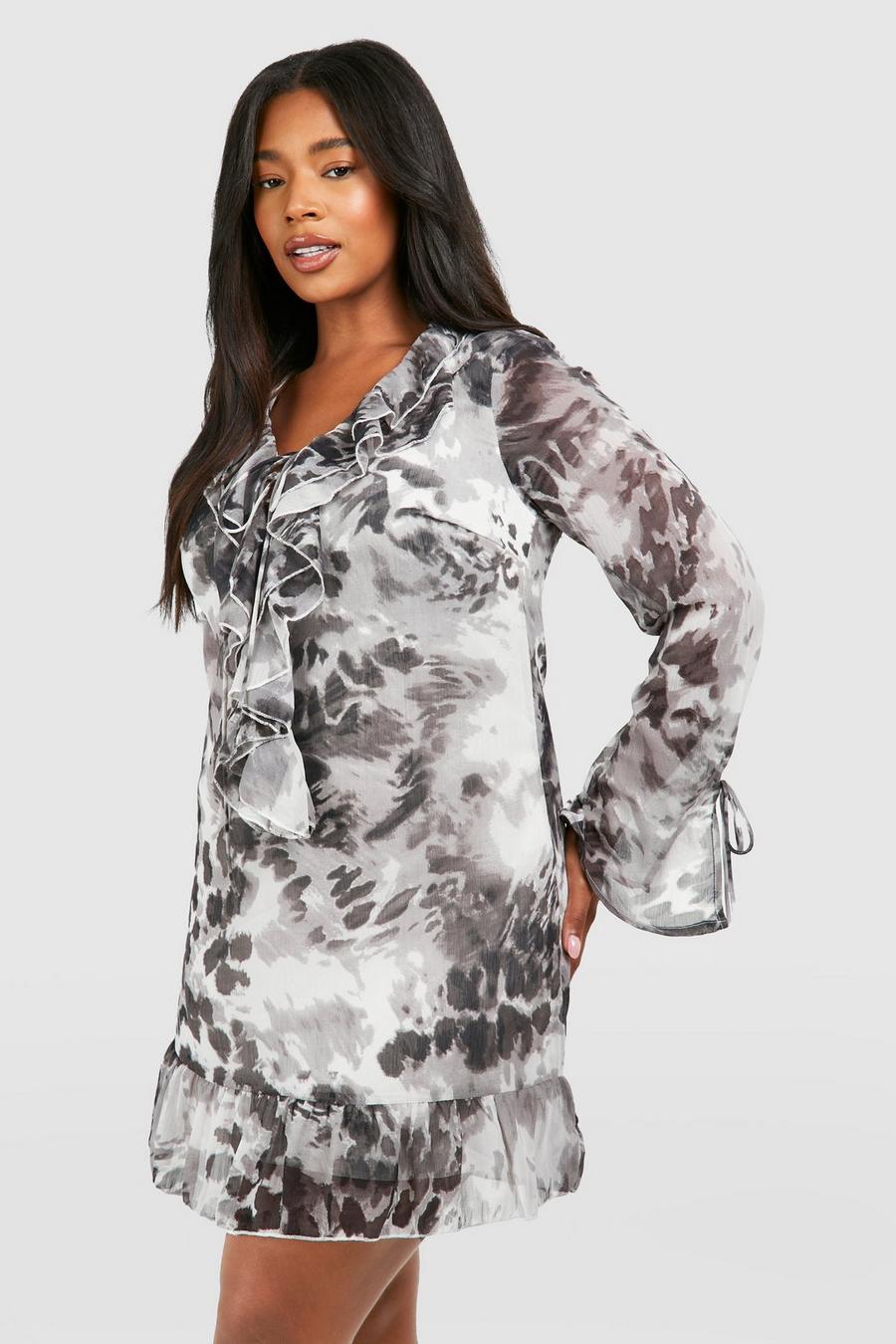 Plus langärmliges Kleid mit Schlagenprint und Rüschen-Detail, Grey image number 1