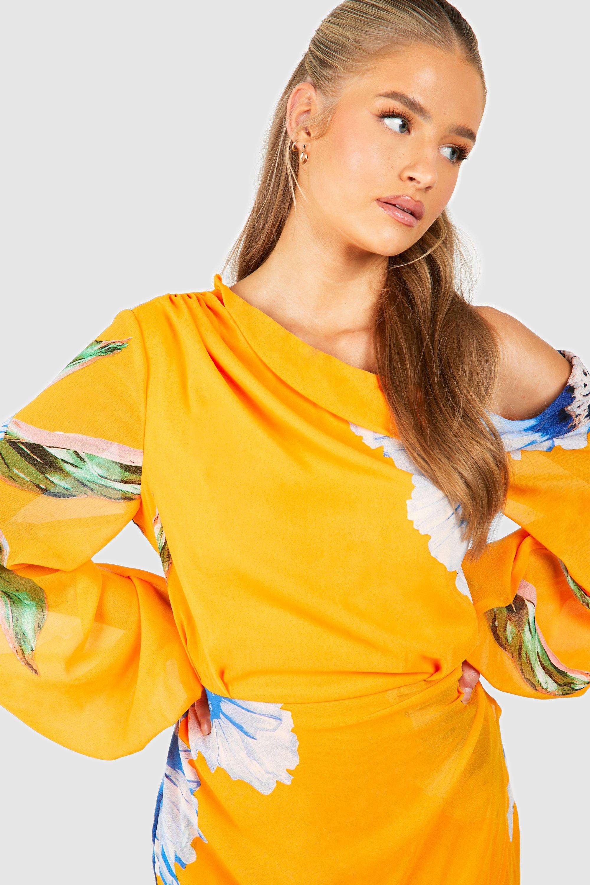 Robe asymetrique en mousseline de soie a imprime fleuri boohoo FR