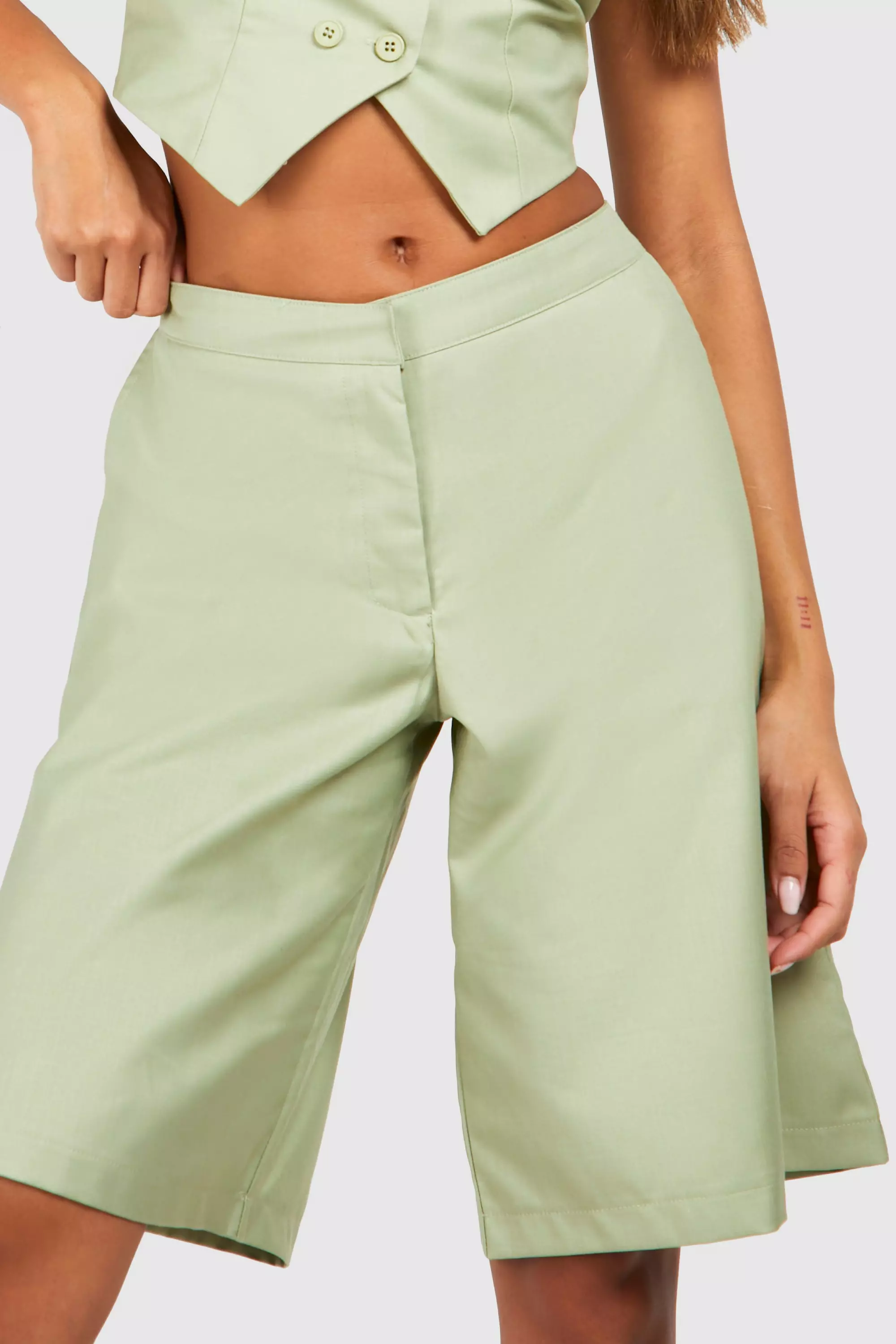 Sage Full Tailored Bermuda Short alternative image