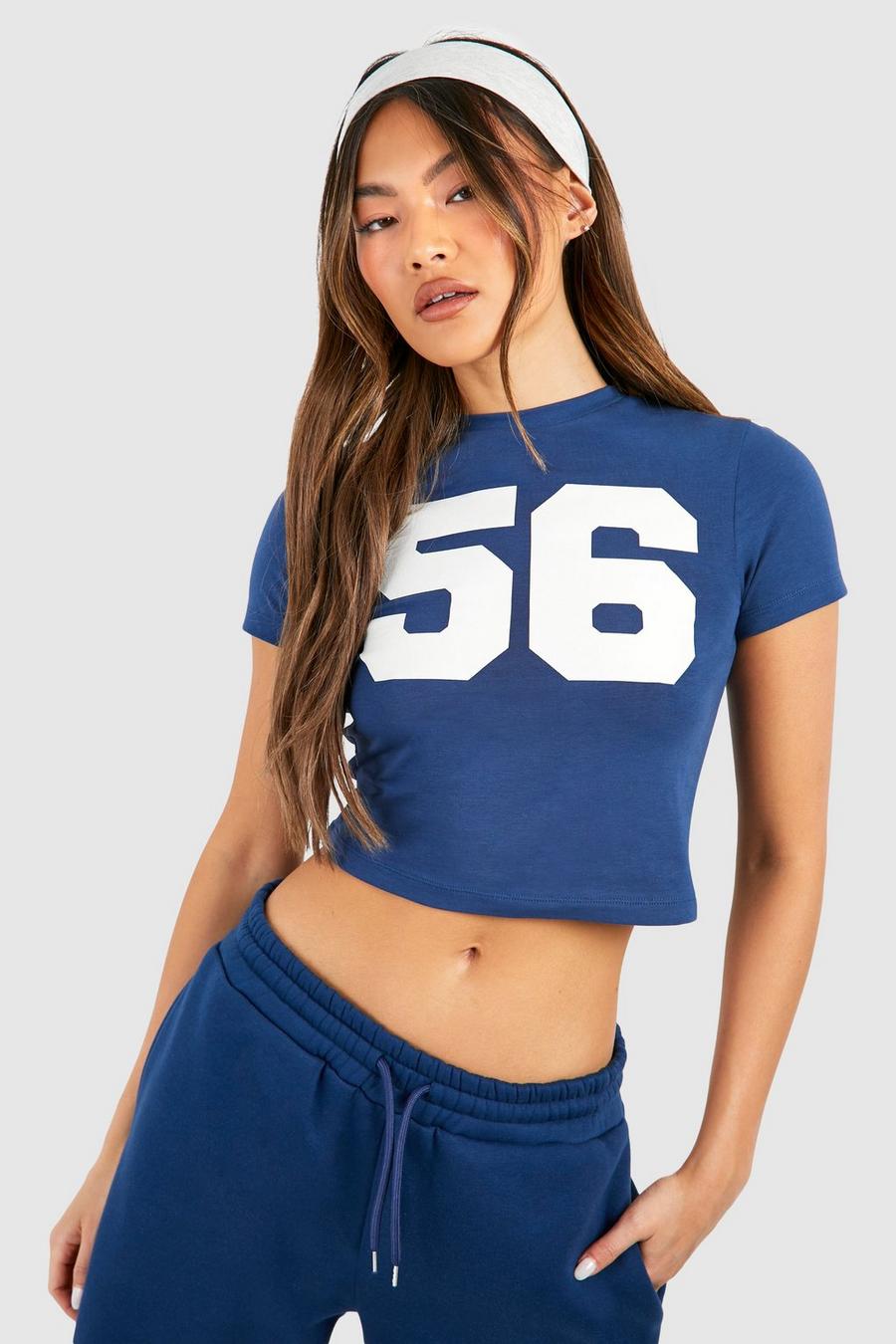 Navy 56 Figursydd t-shirt med slogan image number 1