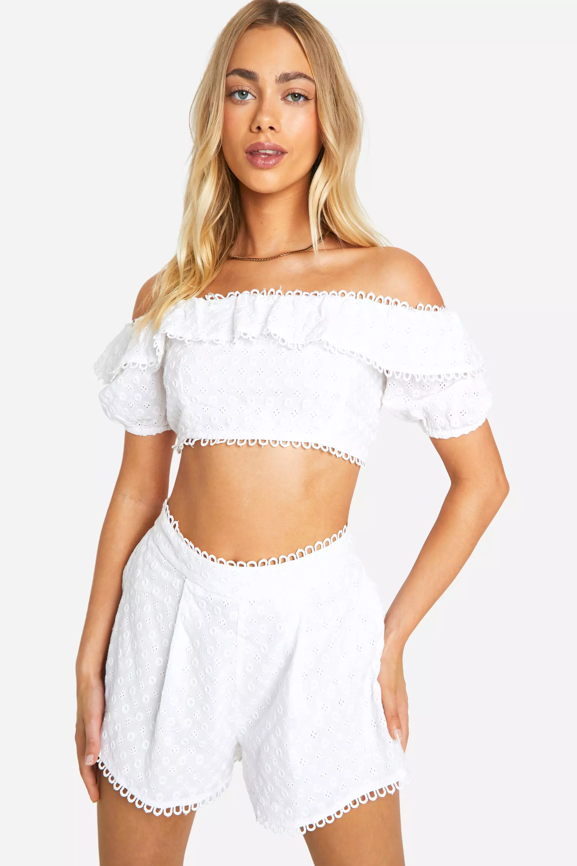 Ivory Broderie Bardot Top صورة بديلة
