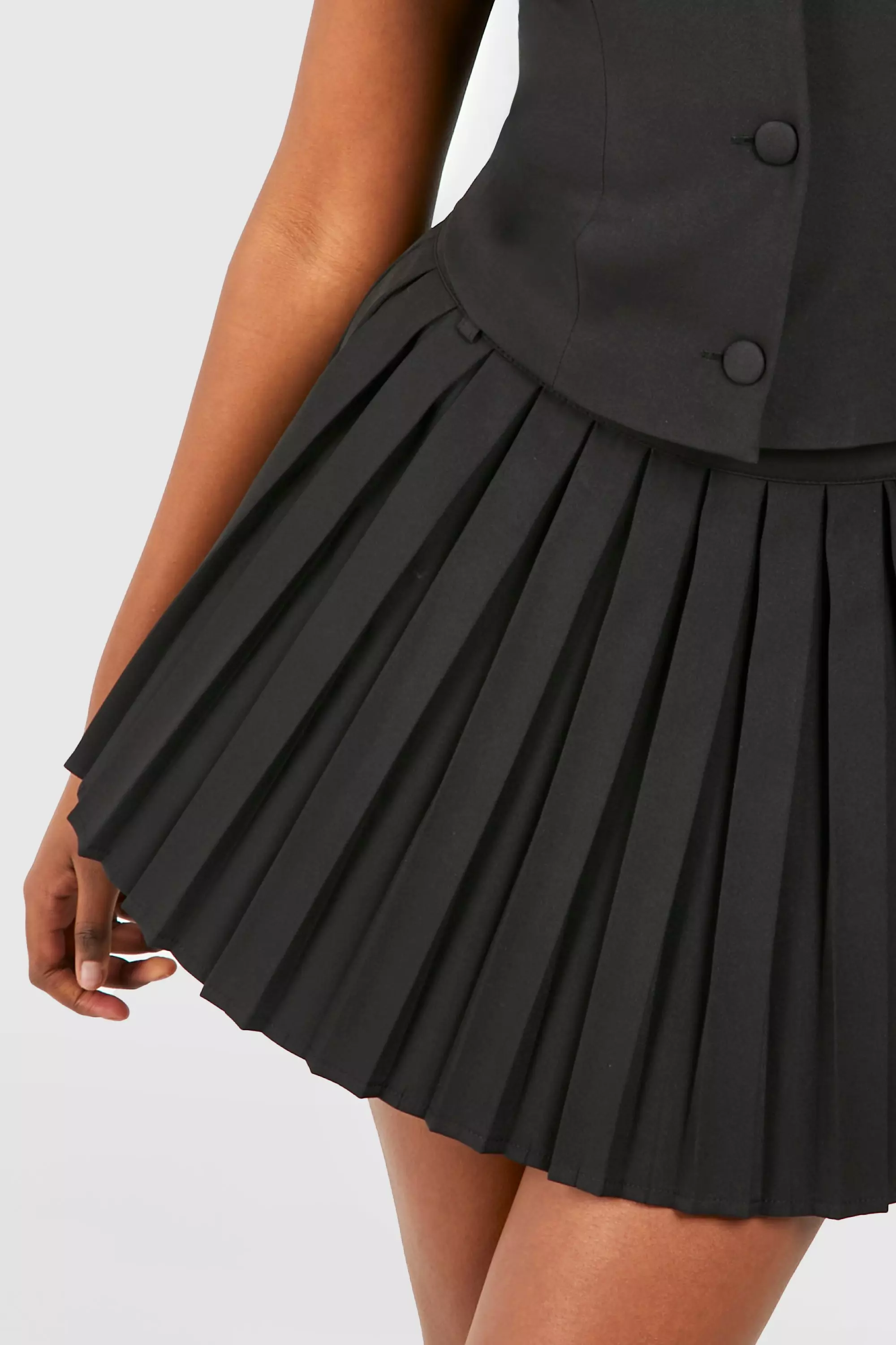 ★TOUT Y EST★ Pleated square mini black LE245608FBK ☆TOUT Y EST☆ Pleated square mini black LE245608FBK Black