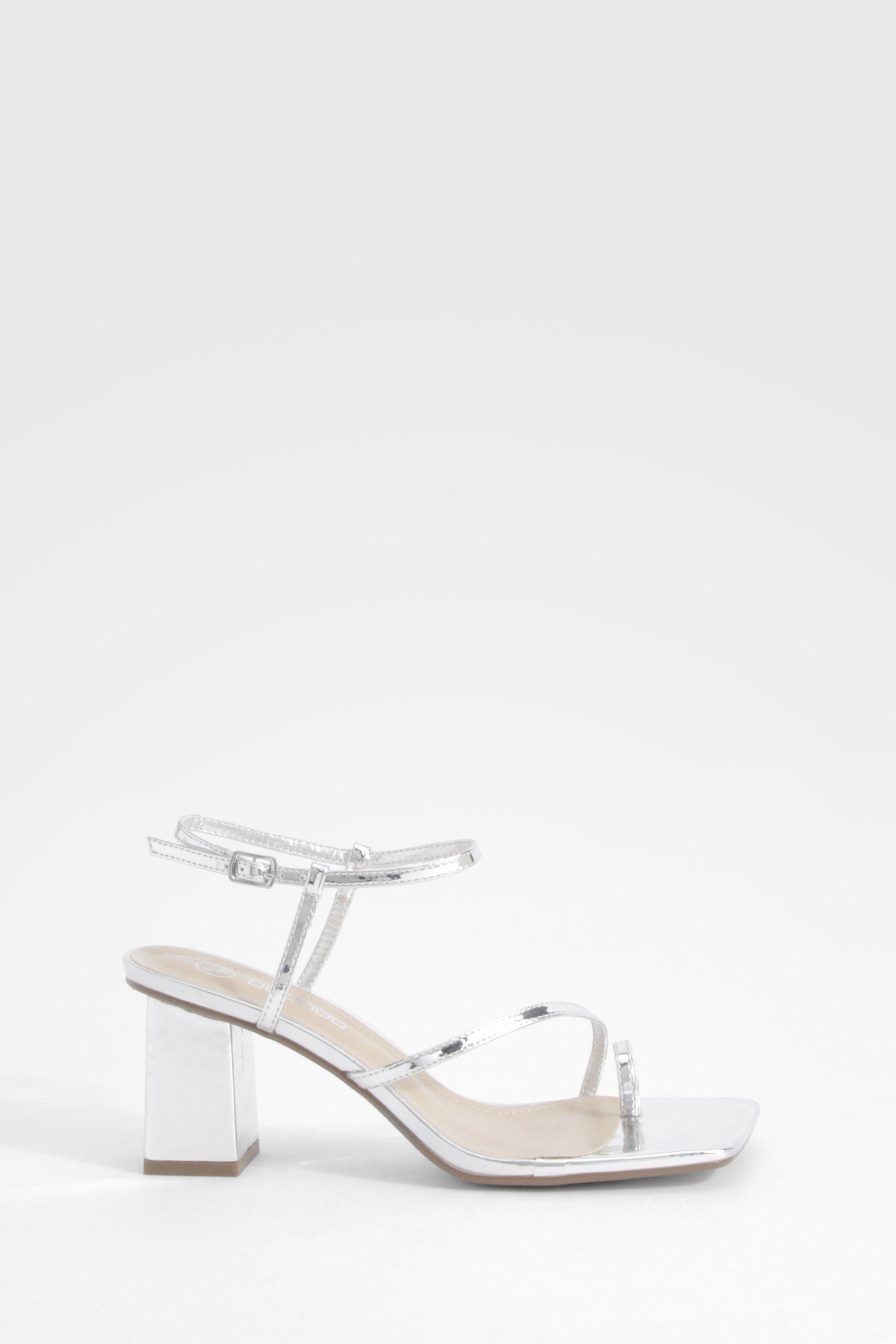 Toe Loop Block Heeled Sandals
