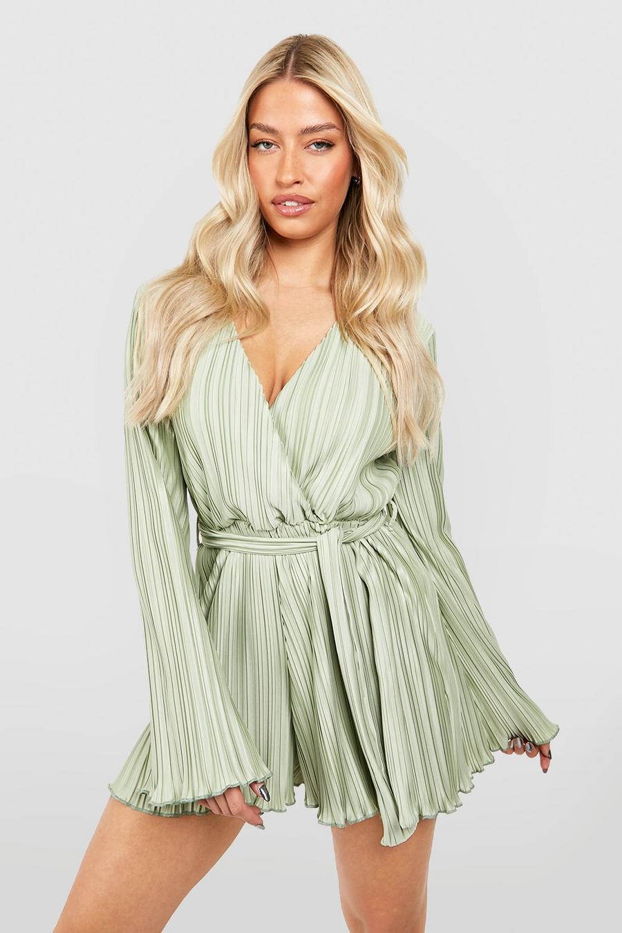 Green Plisserad playsuit med omlott och utsvängd ärm