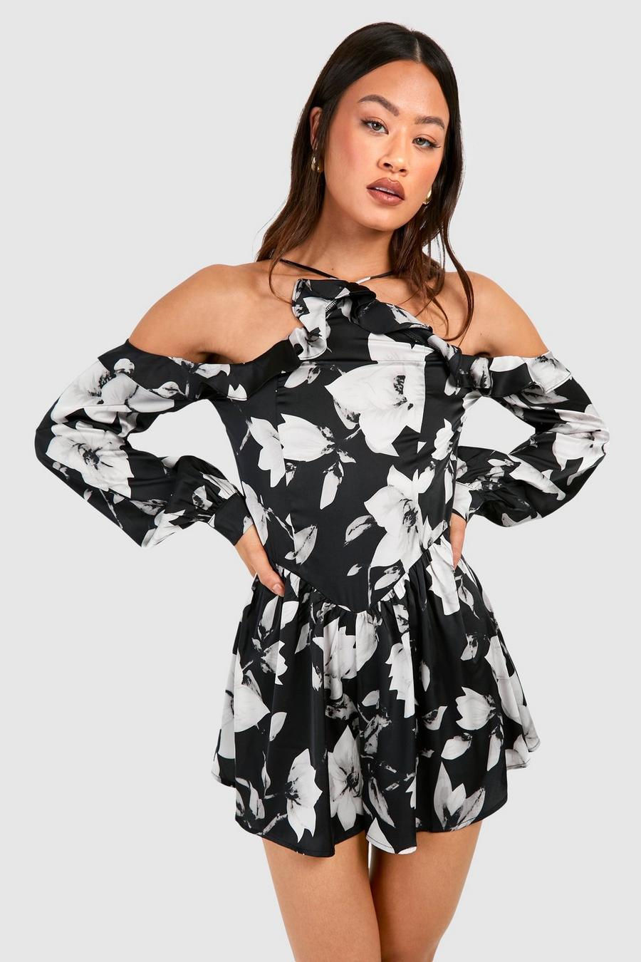 Black Tall Satijnen Bloemenprint Halter Playsuit Met Ruches