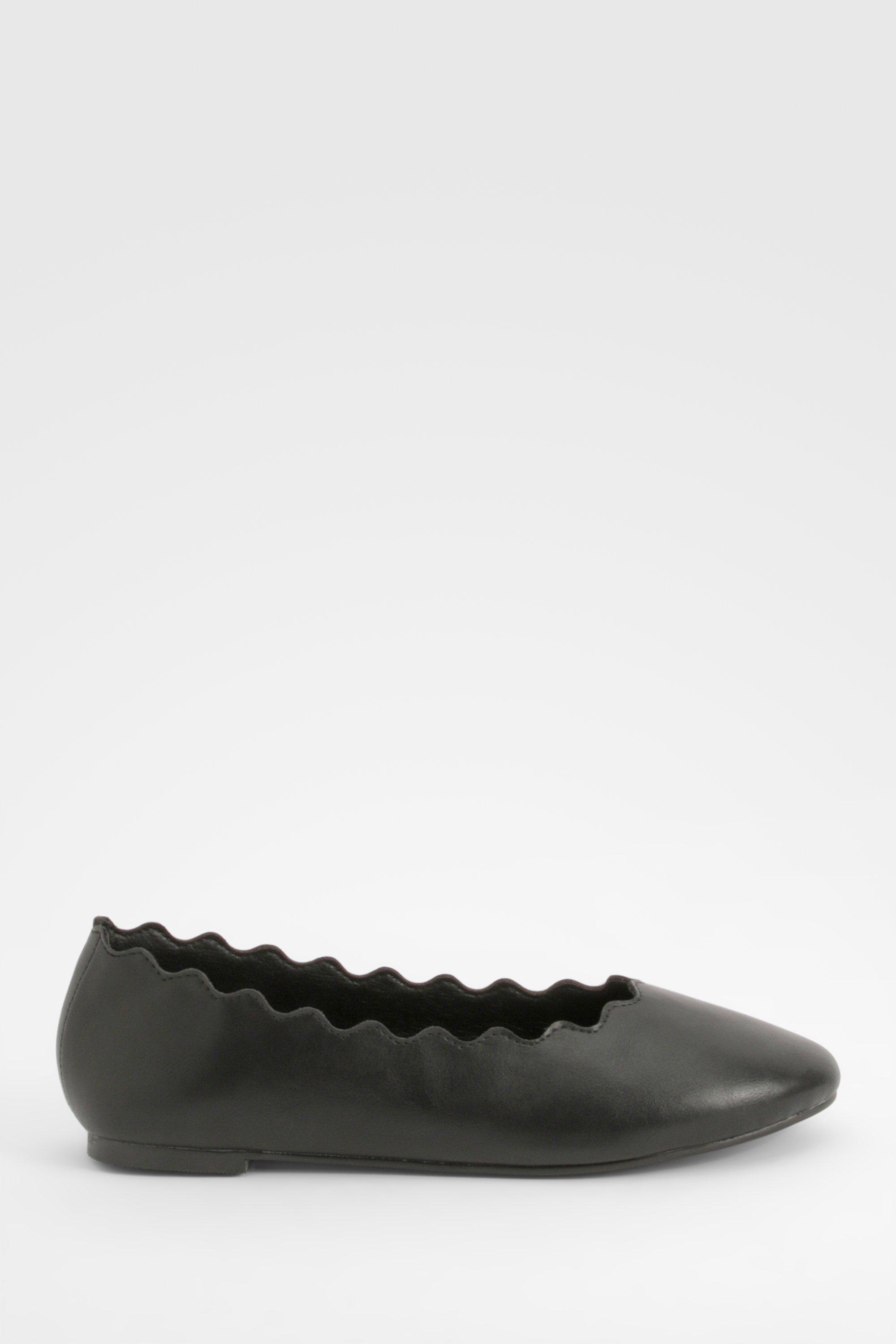 Scalloped edge ballet flats store