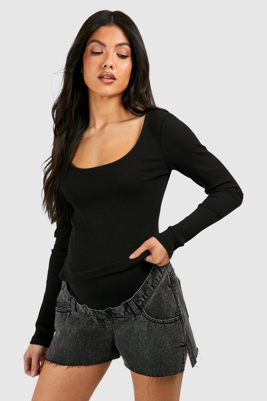 Black Mammakläder Jeansshorts med rå kant image number 1