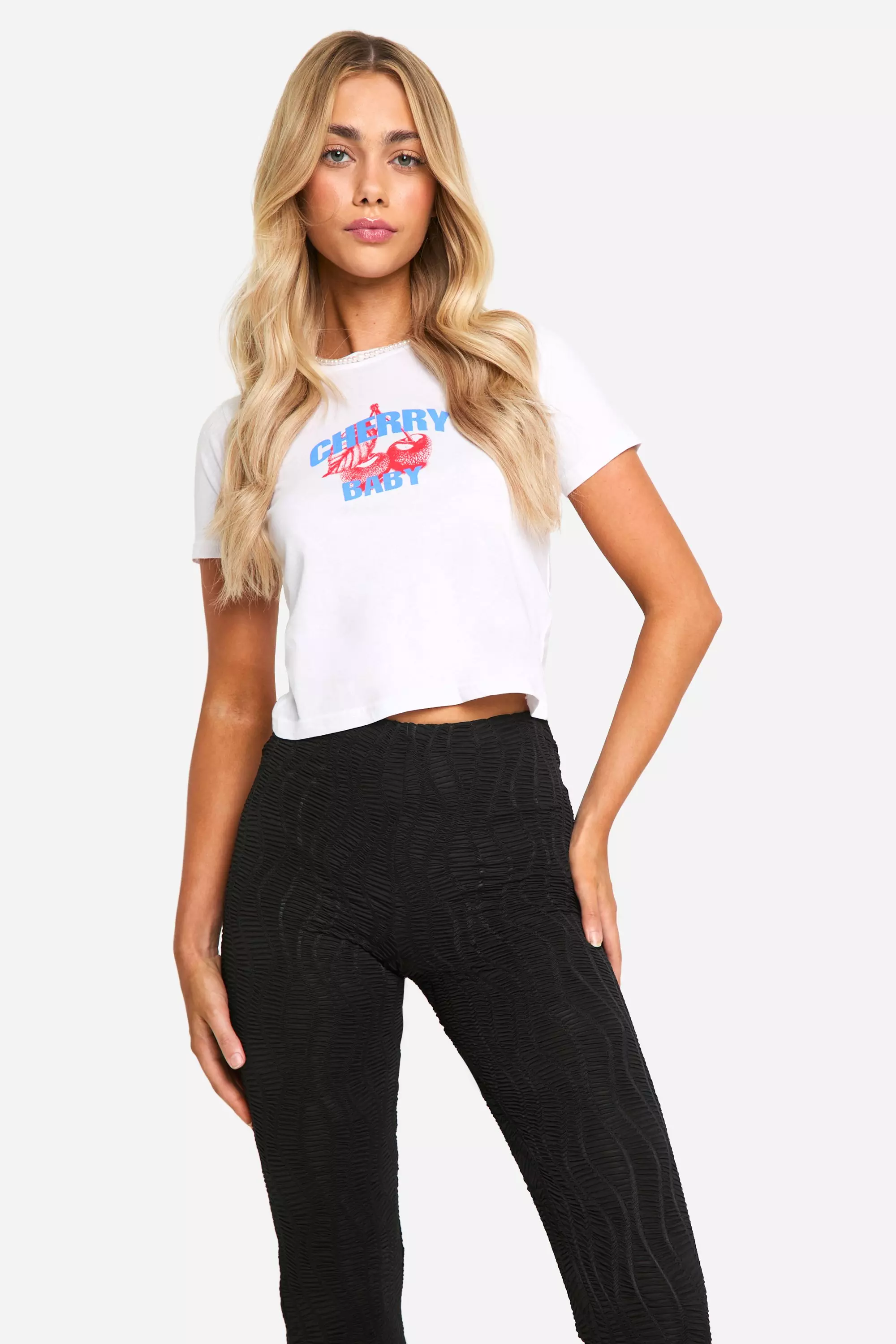 Black Wave Plisse Flared Trouser صورة بديلة