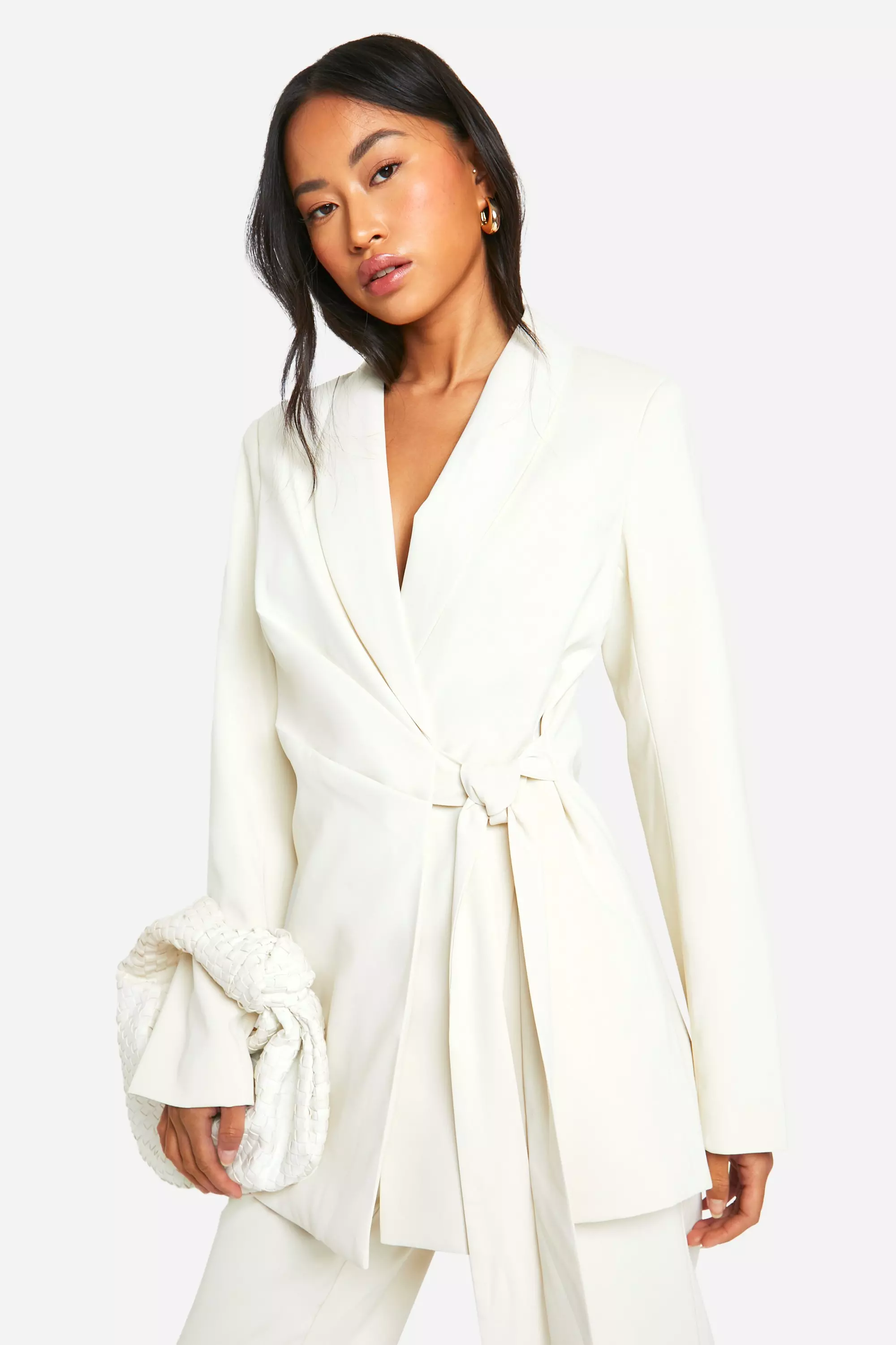 Ivory Drape Front Tie Side Blazer صورة بديلة