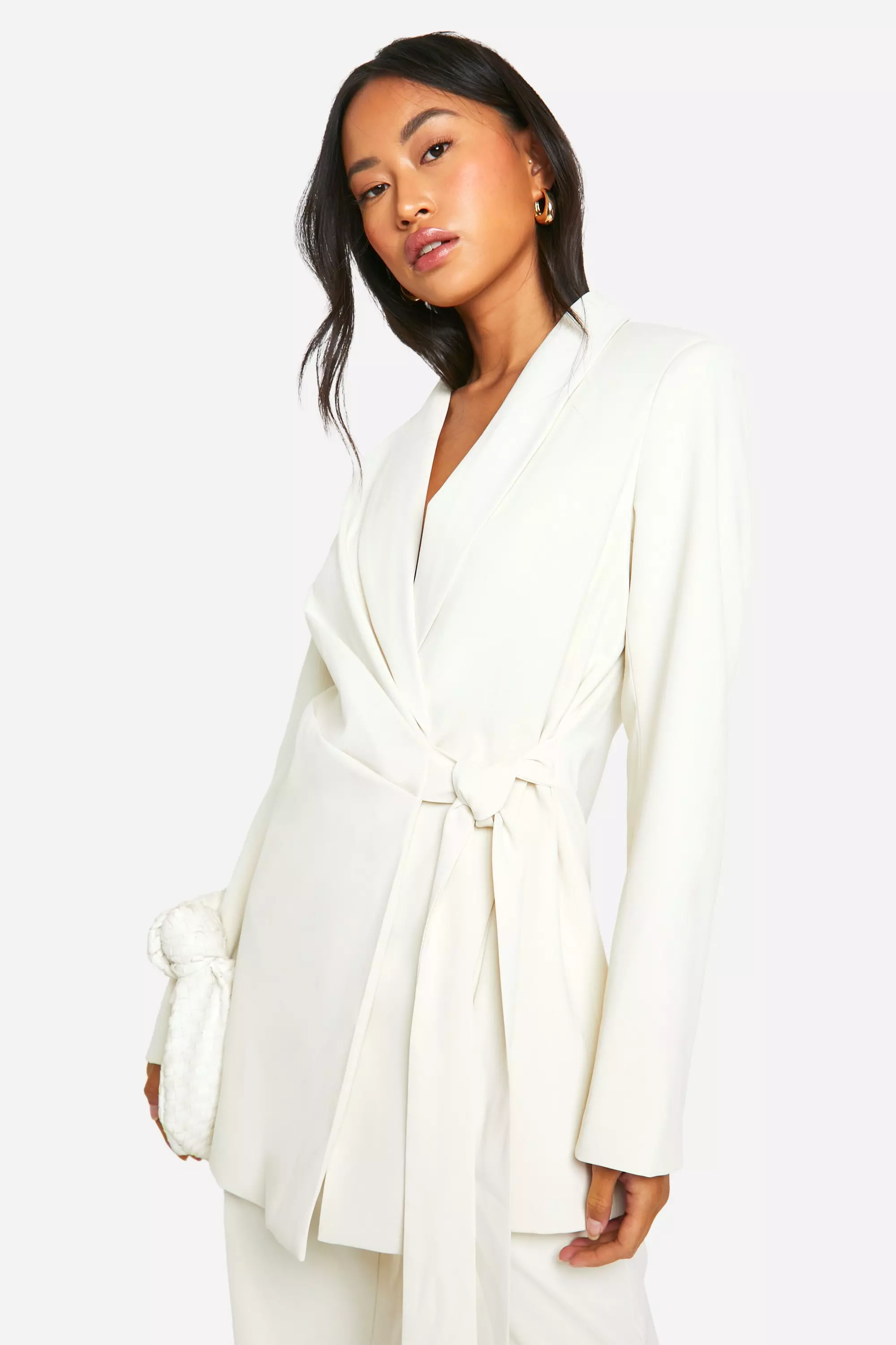 Ivory Drape Front Tie Side Blazer صورة بديلة