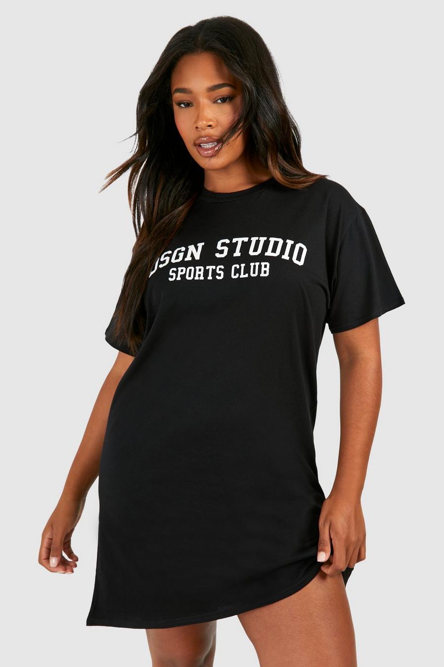 Plus T-Shirt-Kleid mit Dsgn Studio Sports Club Print, Black image number 1