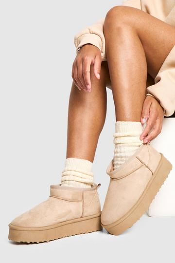 Ultra Mini Platform Cosy Boots cream