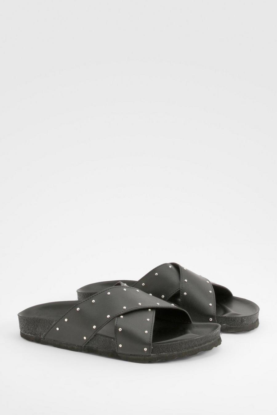 Sandalias de holgura ancha con plantilla blanda, tiras cruzadas y tachuelas, Black