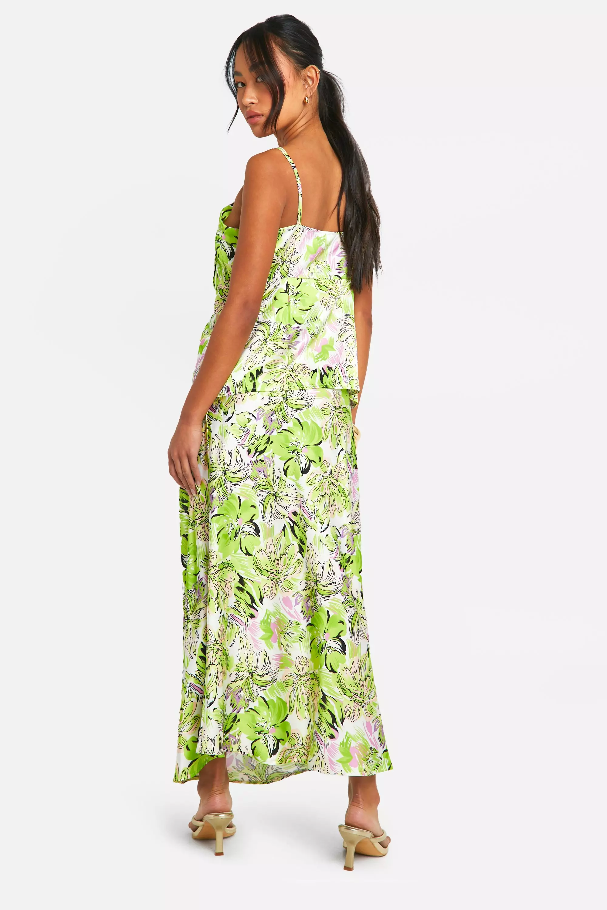 Chartreuse Floral Satin Knot Front Cami & Bias Midi Skirt صورة بديلة