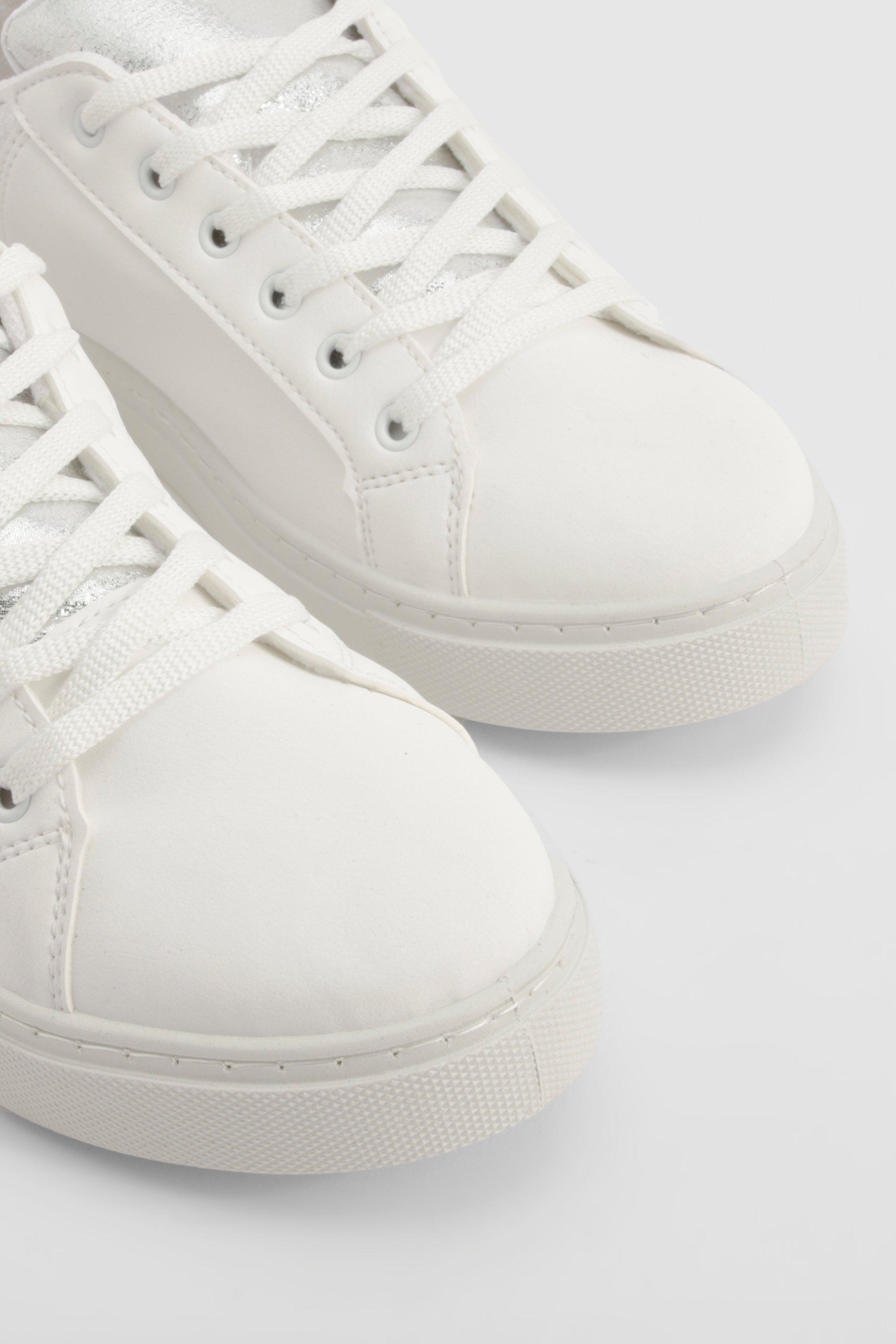 Scarpe da ginnastica basse Basic con pannelli a contrasto boohoo IT