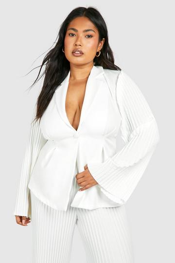 Plus Pleated Flared Sleeve Tailored Blazer white