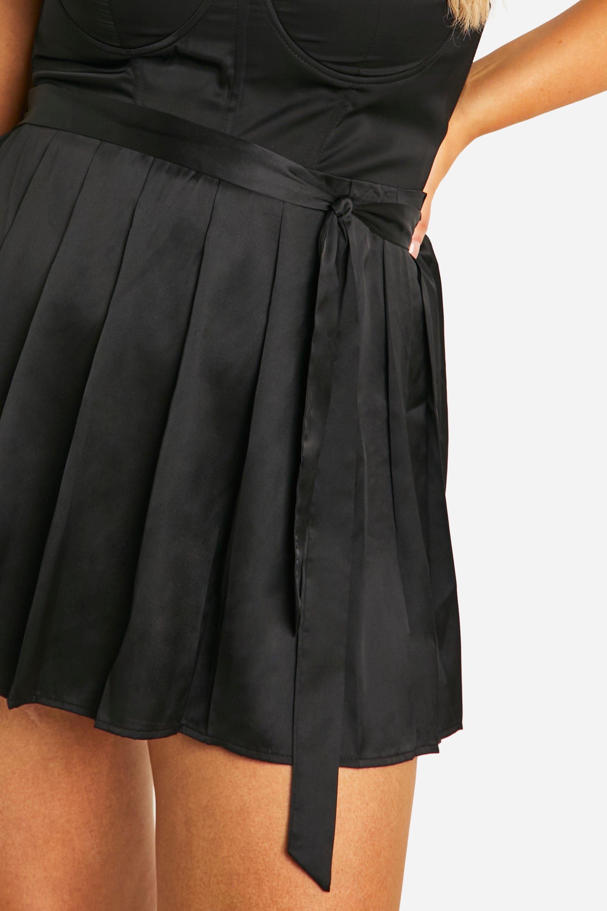 Pleated skater skirt outfit hotsell