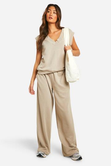 V Neck Sleeveless Sweatshirt And Straight Leg Jogger taupe