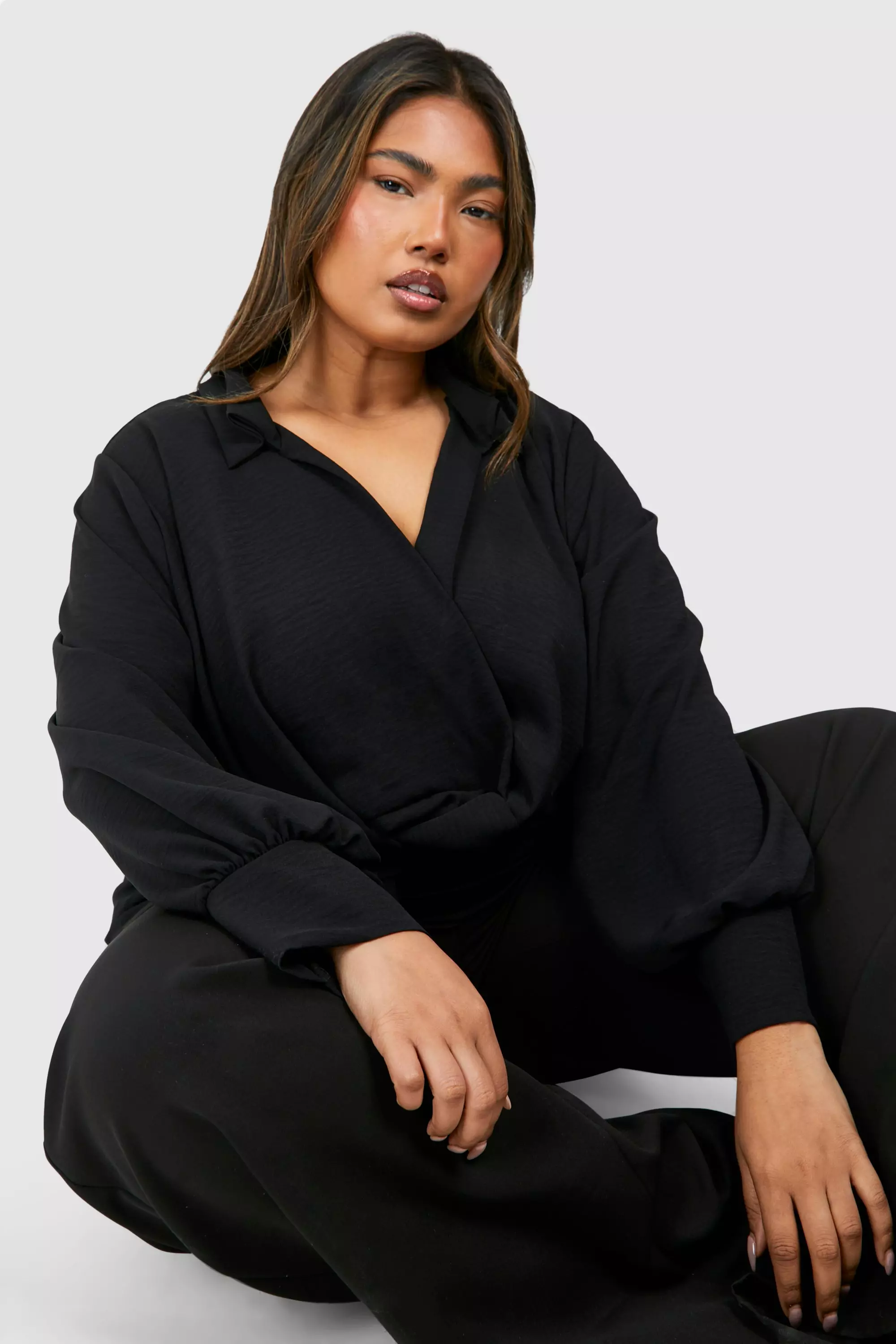 Black Plus Knot Tie Ruched Shirt صورة بديلة