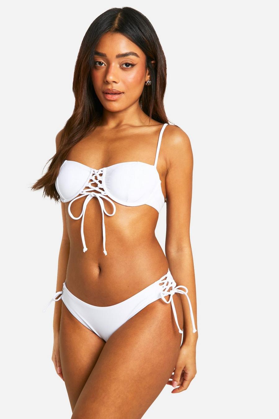 White Bikinitrosa med hög benskärning och snörning image number 1