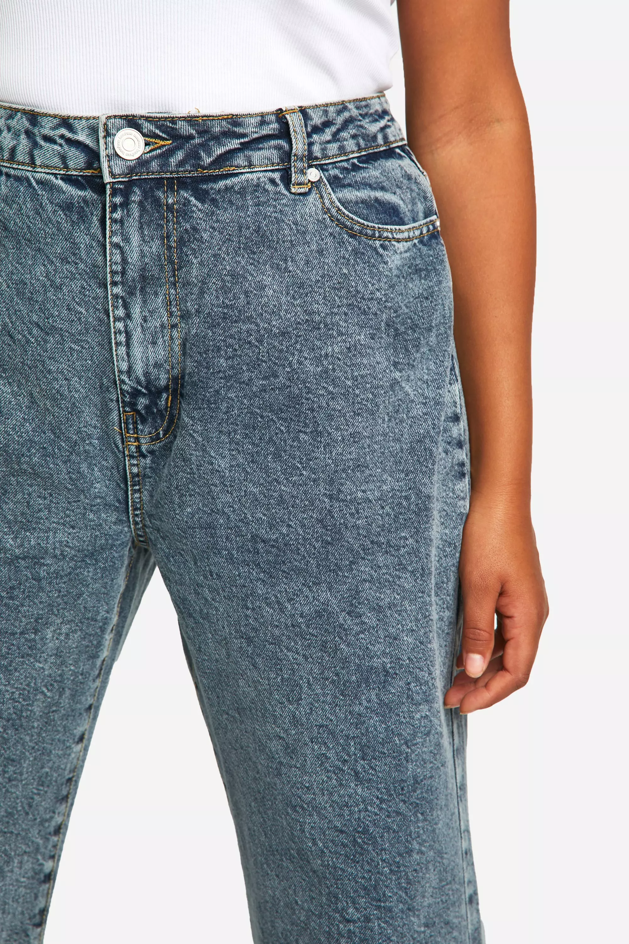 Vintage wash Plus Basics Split Hem Straight Leg Jeans alternative image