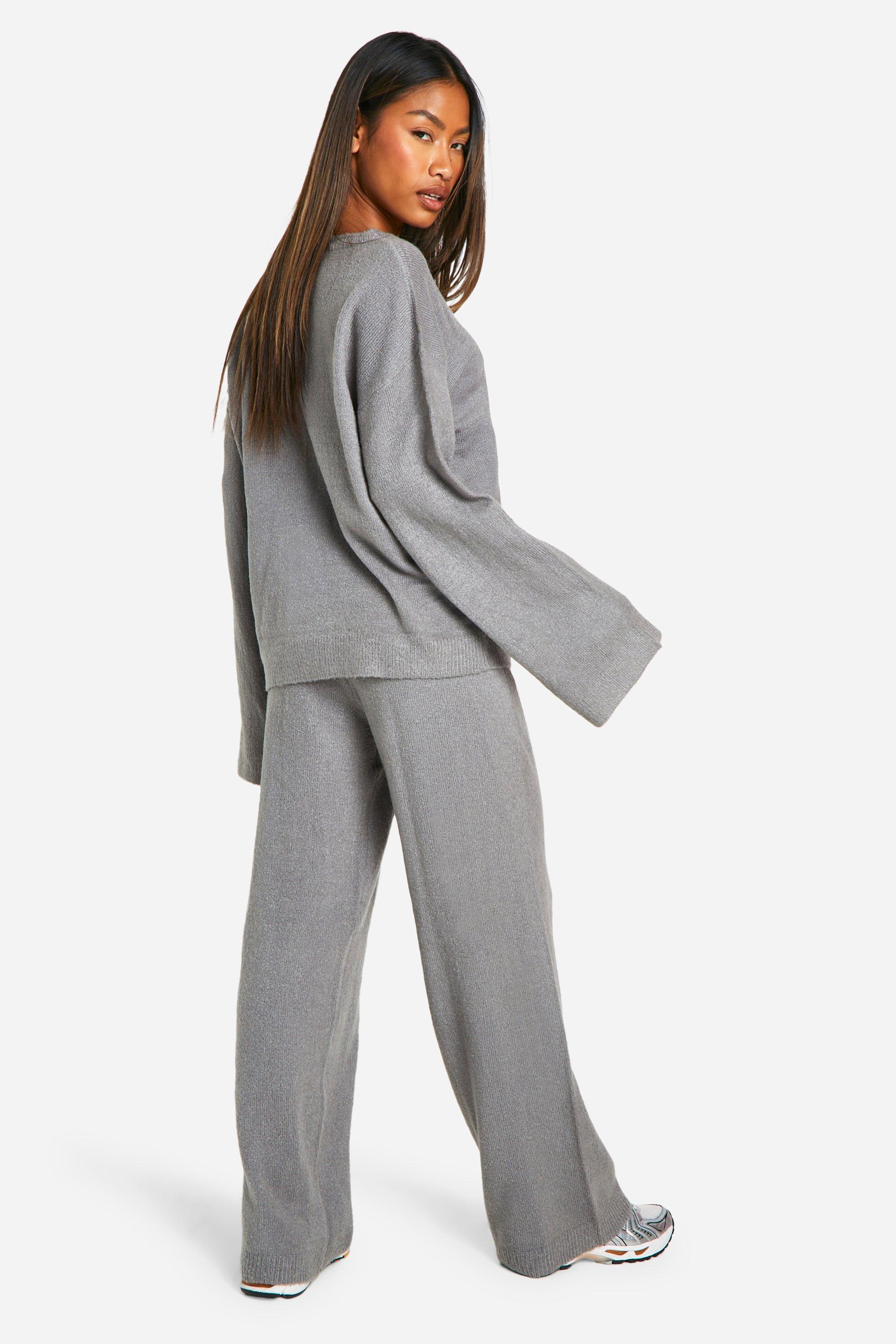 Ensemble en maille douce avec top a col V et pantalon large