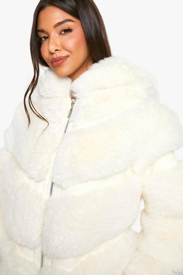 Faux Fur Hooded Jacket cream