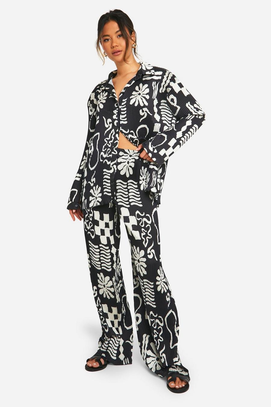 Black Abstract Print Plisse Wide Leg Trousers