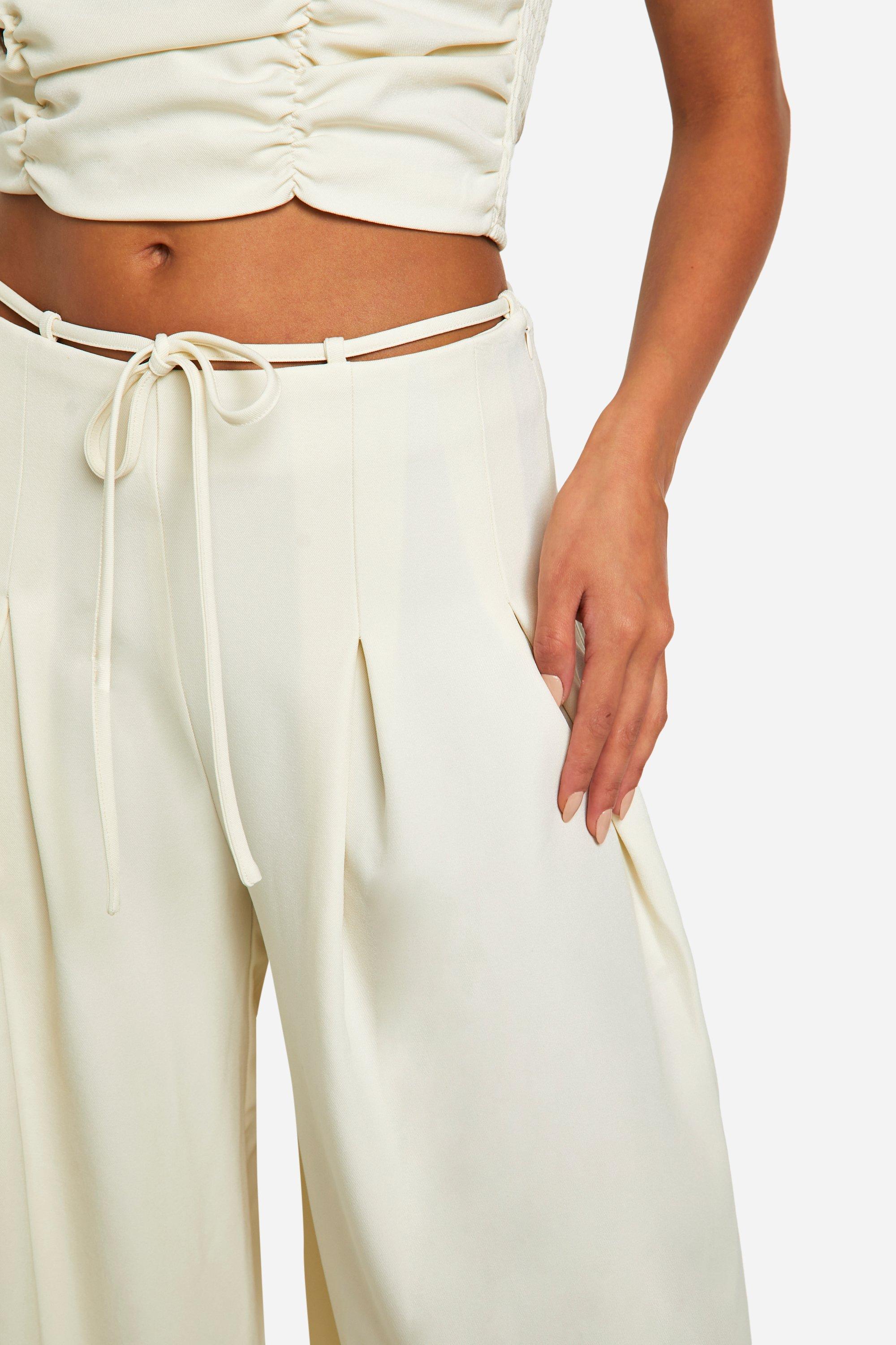 Extreme Wide Leg Pleated Trouser | boohoo