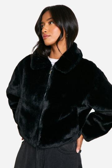 Petite Korte Faux Fur Jas black