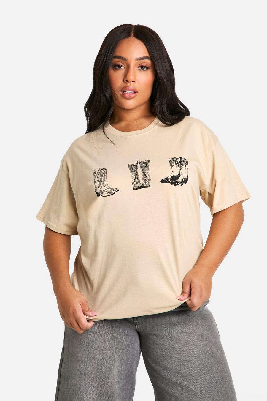 Camiseta Plus oversize con estampado de botas camperas, Sand image number 1