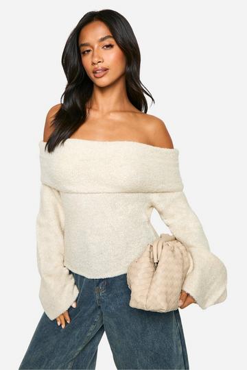 Petite Pluizige Gebreide Off Shoulder Trui cream