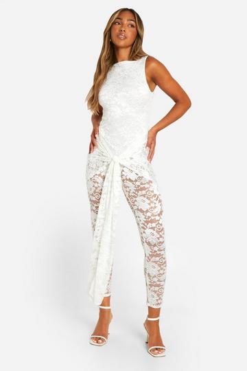 Getailleerde Kanten Wikkel Jumpsuit Met Strik white