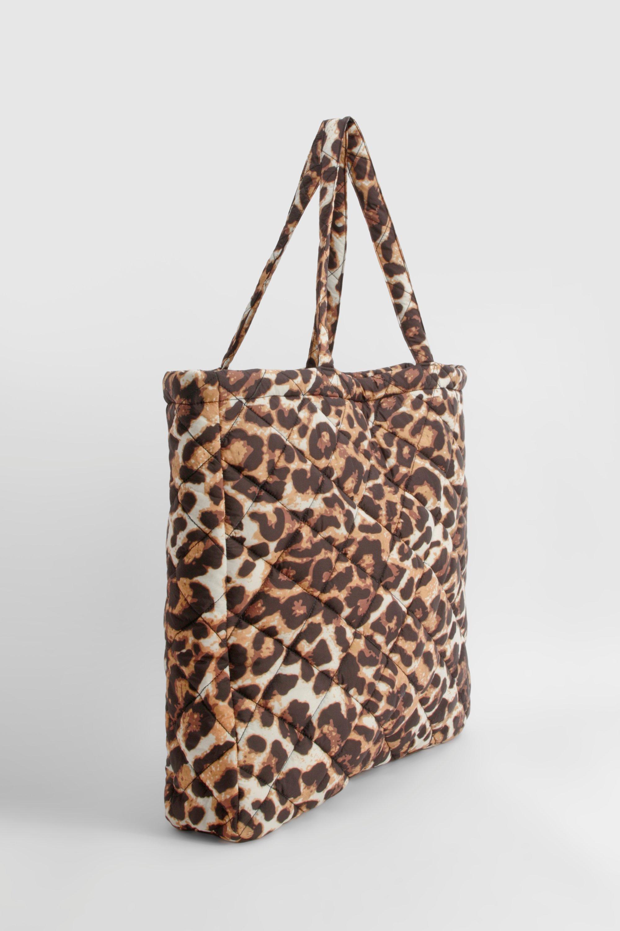 ●大人気【ROSEFRANTZ】Leopard Big Bag ★送料・関税込★ Leopard Oversized Quilted Nylon Tote Bag | boohoo