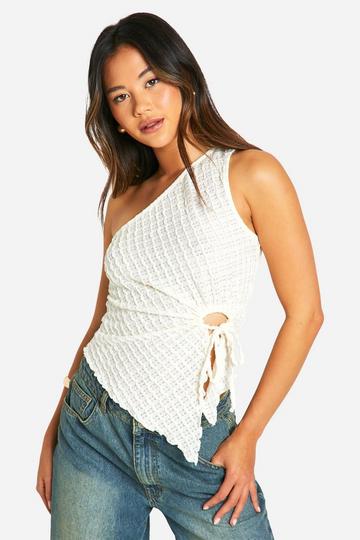 Textured One Shoulder Dipped Hem Top white