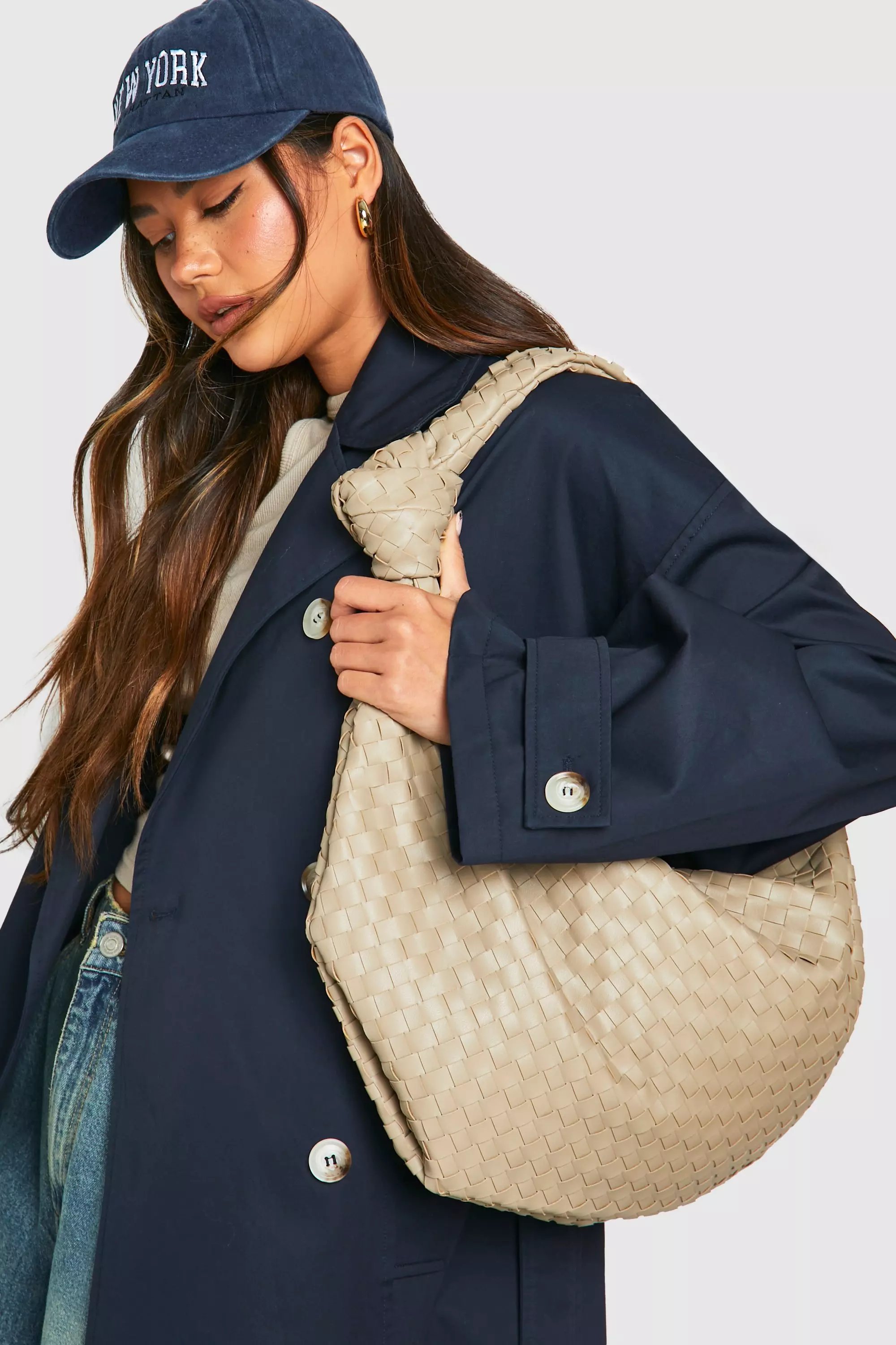 Taupe Woven Knot Oversized Shoulder Bag  صورة بديلة