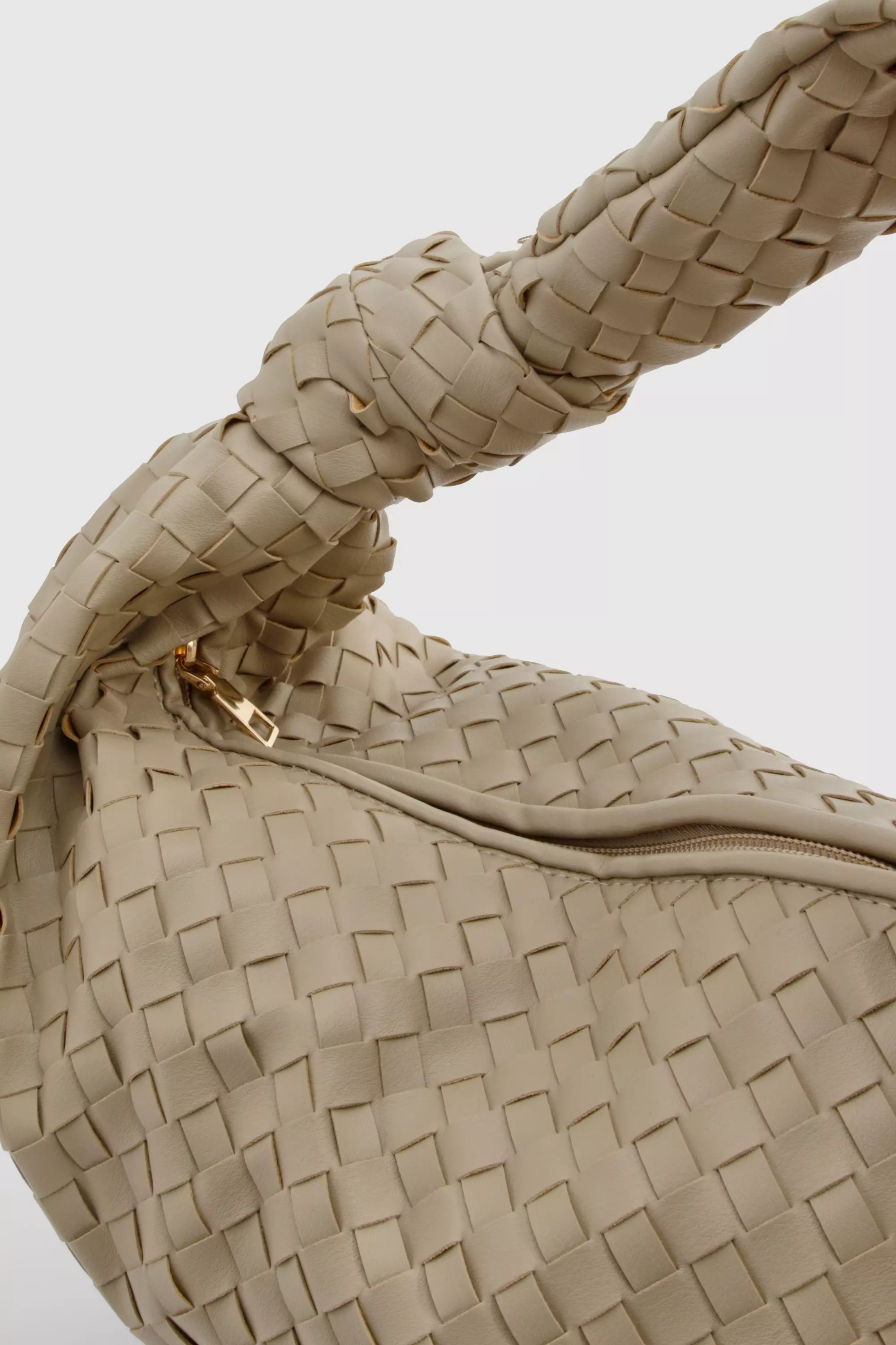 Taupe Woven Knot Oversized Shoulder Bag  صورة بديلة