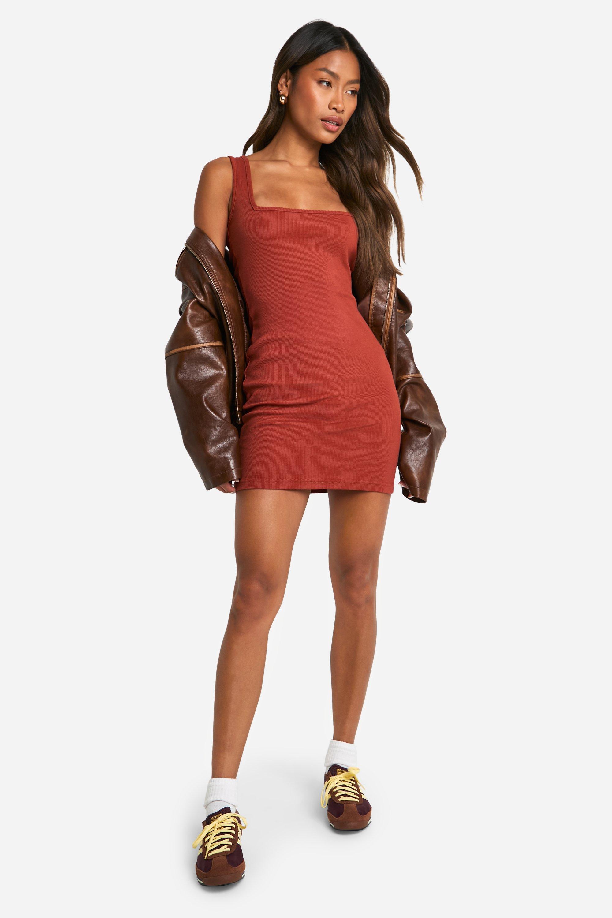 Robe courte cotelee a col carre boohoo FR