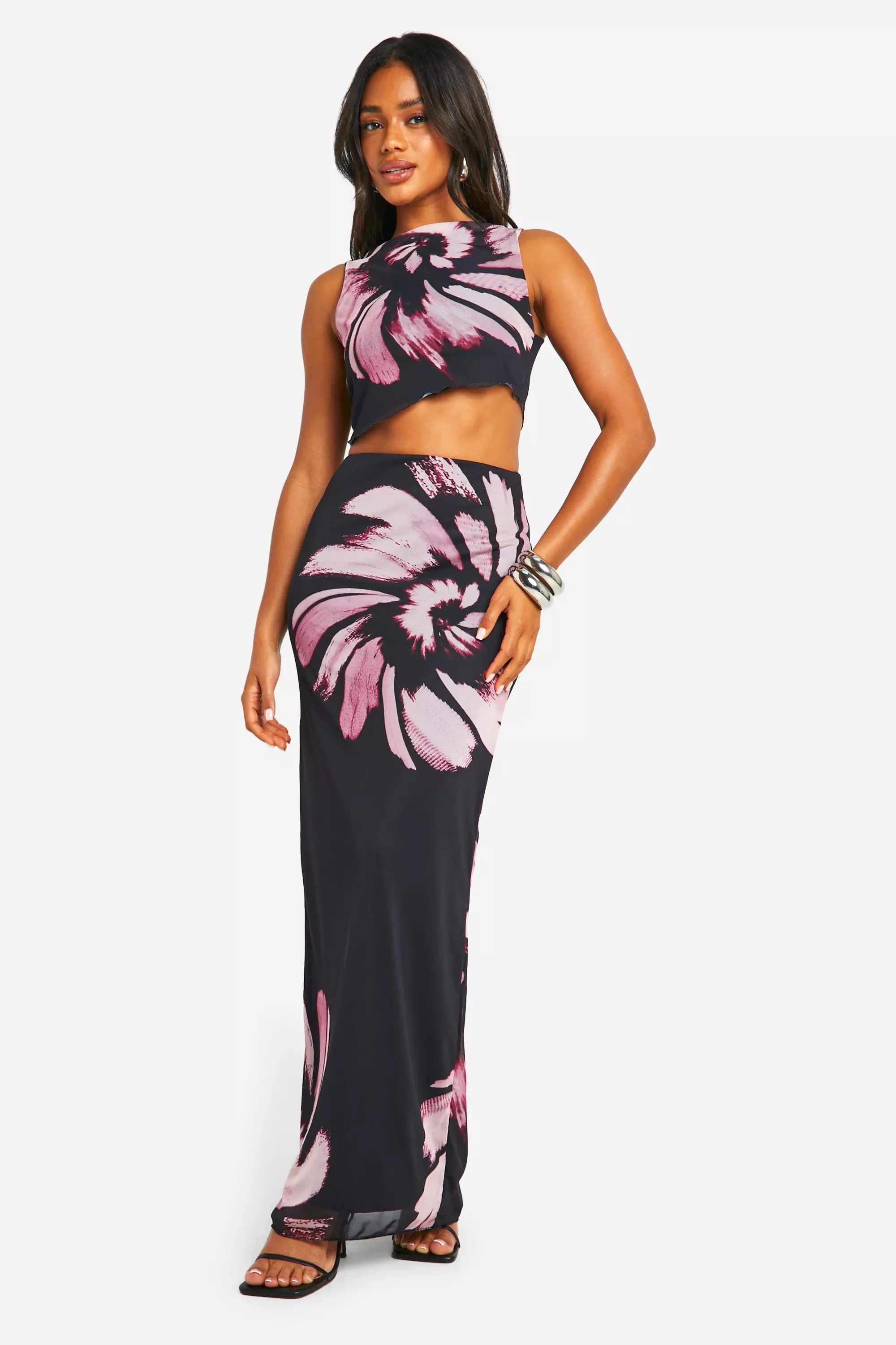 Black Asymmetric Printed Mesh Maxi Skirt  صورة بديلة