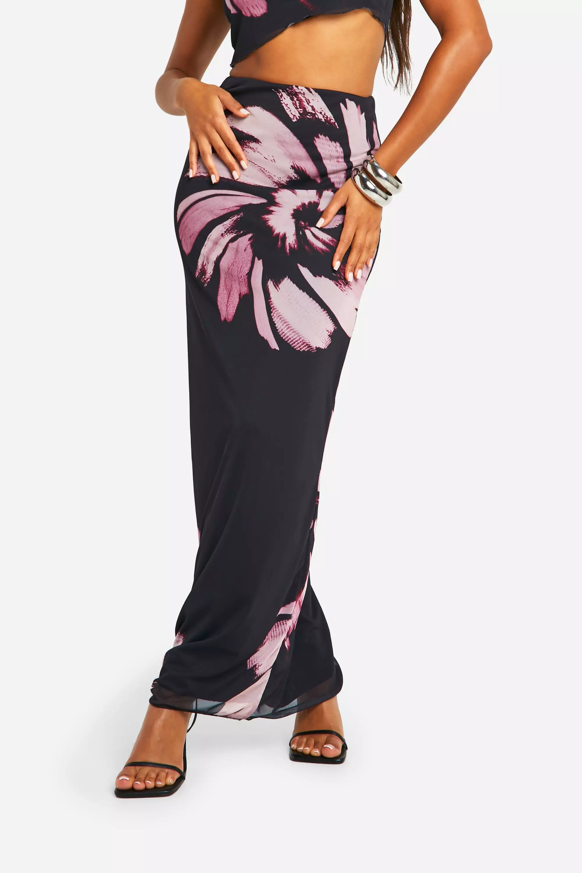 Black Asymmetric Printed Mesh Maxi Skirt  صورة بديلة