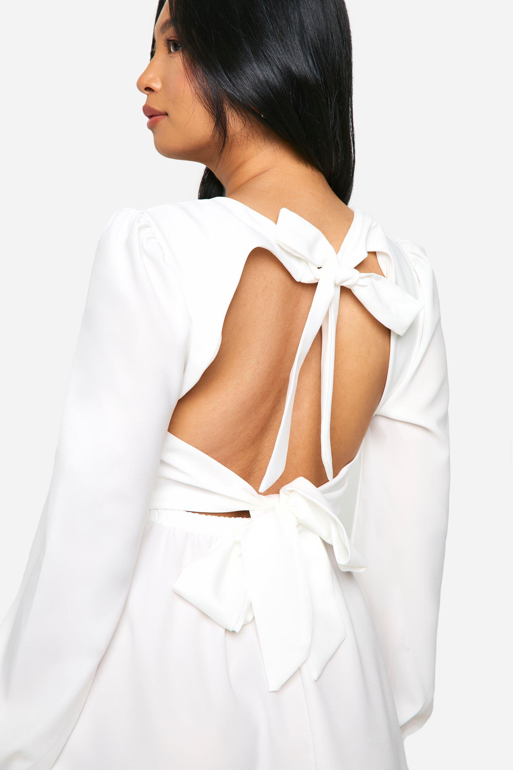 【関税&送料込】Patou Ivory Dress With A Bow On The Back Petite Satin Bow Tie Back Skater Dress | boohoo