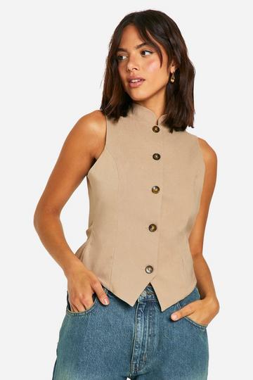 Getailleerde Super Stretch Gilet Met Nephoornen Knopen En Hoge Hals camel